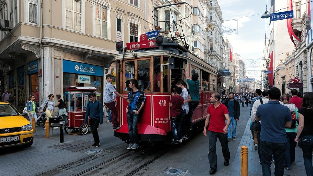 خیابان استقلال در استانبول 